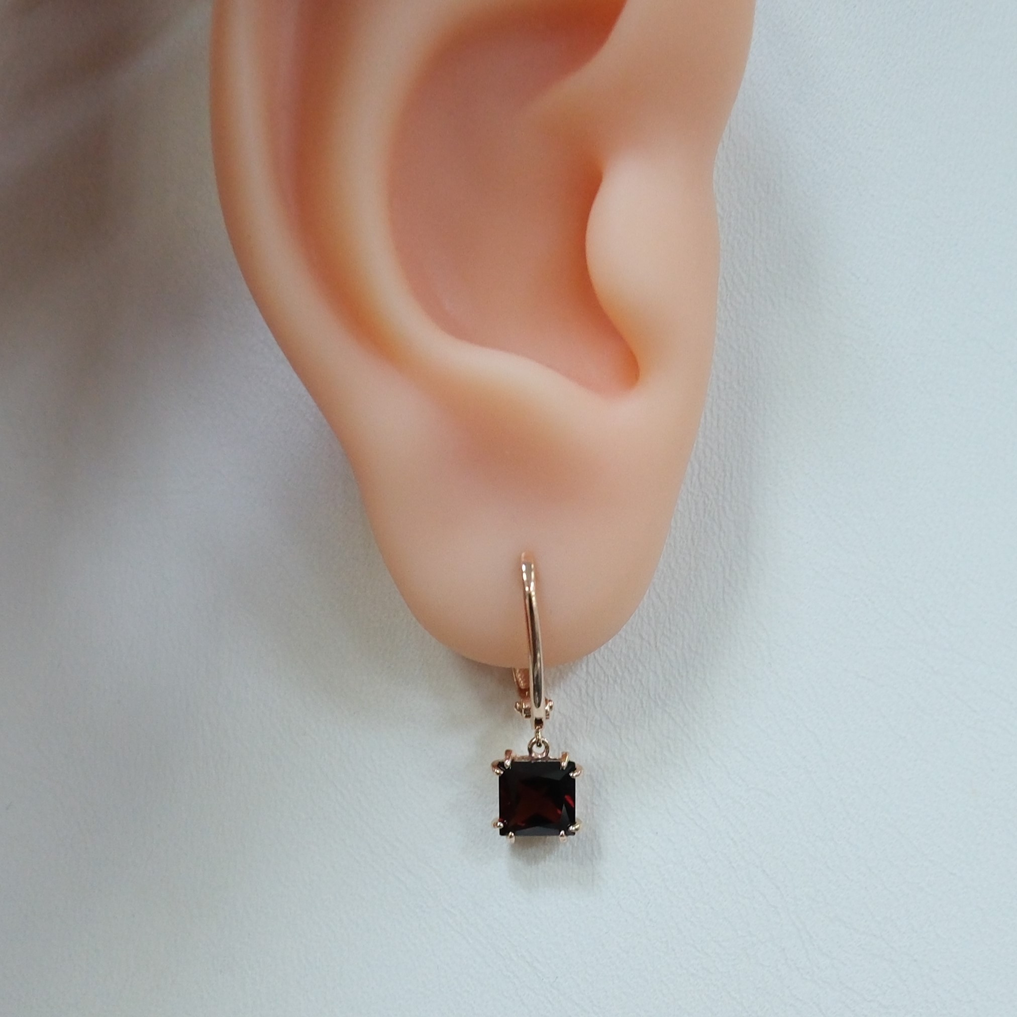 Серебряные серьги с гранатами